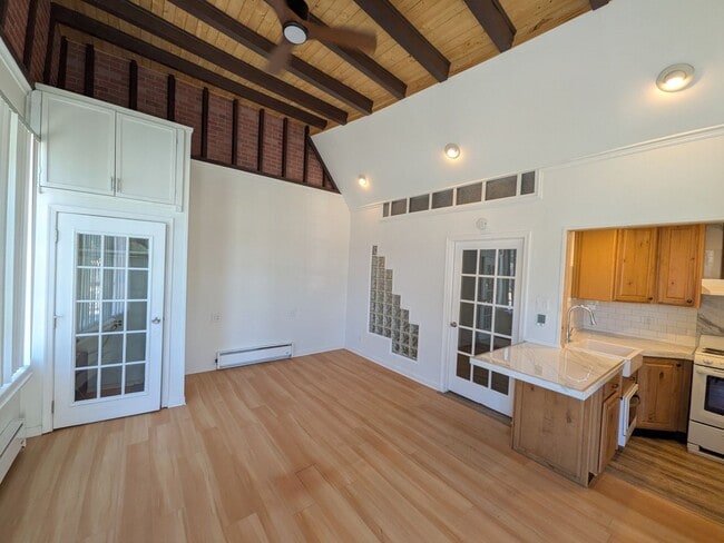 Photo - 352 Jefferson Ave