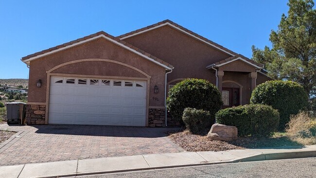 Photo - 695 Crystal Dr