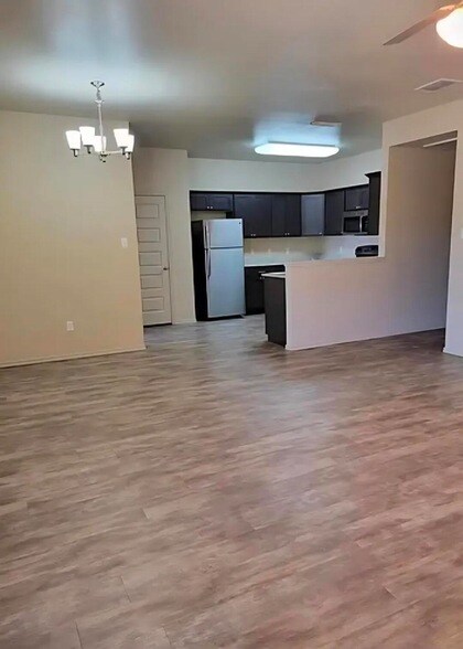 Photo - 6705 Pontiac Ave Unidad 1-2
