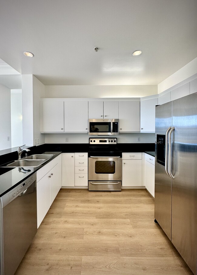 Photo - 140 S Van Ness Ave Condo Unit 1124