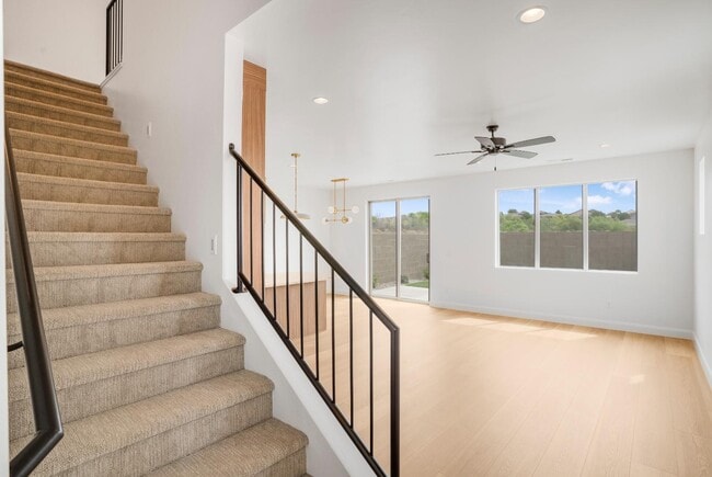 Photo - 978 Manen St