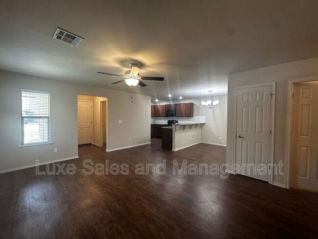 Photo - 785 SW 13th St