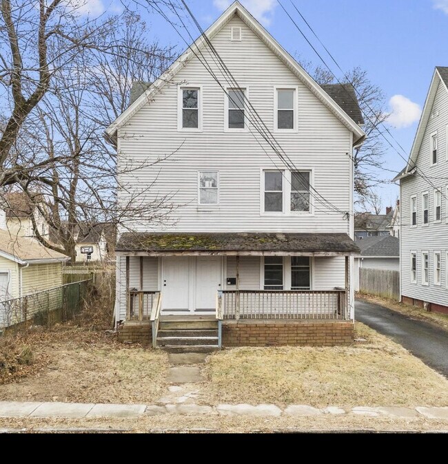 19 Cambridge St Unidad Third floor
