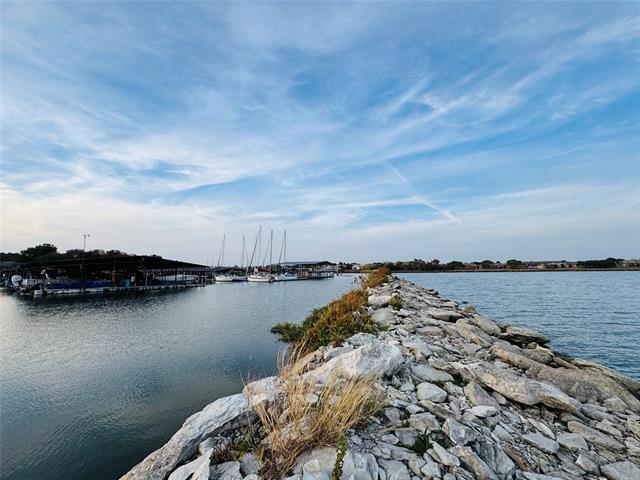 Photo - 5612 Marina Dr