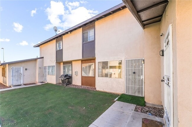 Photo - 233 N 18th St