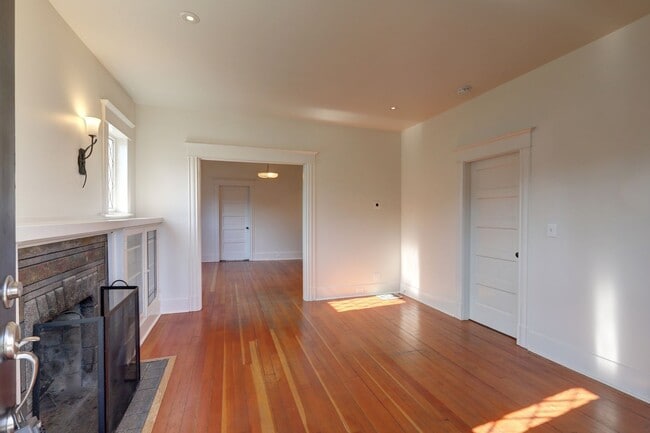 Photo - Charming 4 Bedrooms Madison Valley Bungalow Home