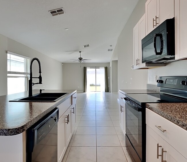 Photo - 14620 Dunrobin Dr