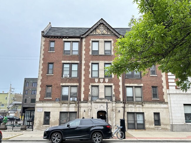 Photo - 3345 N Marshfield Ave Condo Unit 014