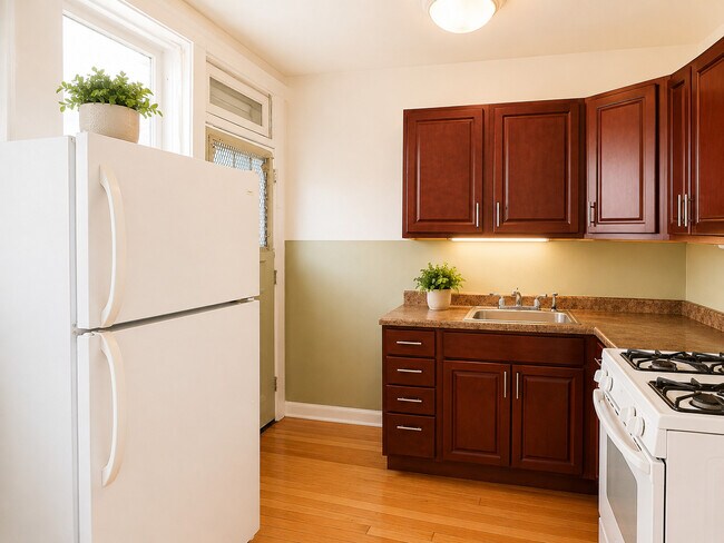 Photo - 1220 W Victoria St Unit 3