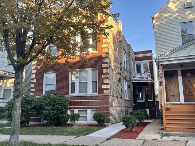 Building Photo - 3071 N Haussen Ct Unit 1R