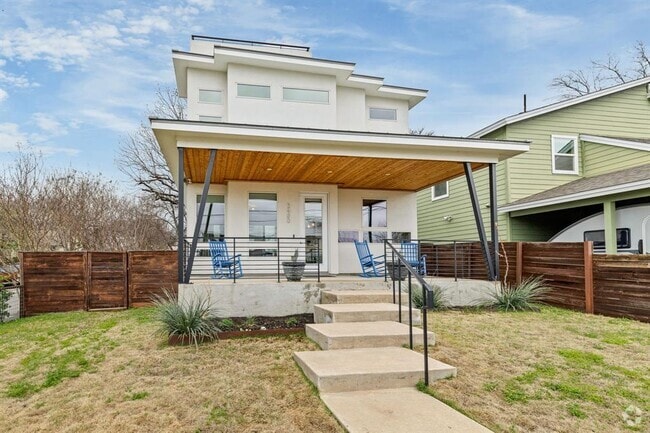 Building Photo - 2400 E 8th St Rental