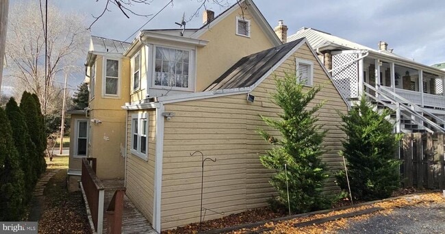 Building Photo - 434 Fairmont Ave