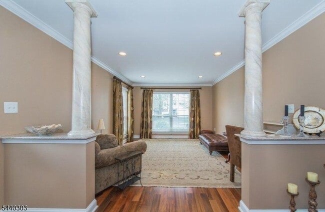 84 Constitution Way