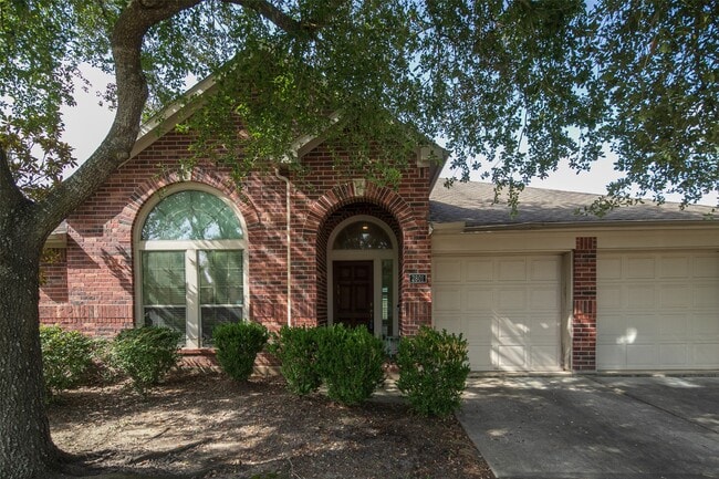 Building Photo - 2801 Enchanted Lake Dr Rental