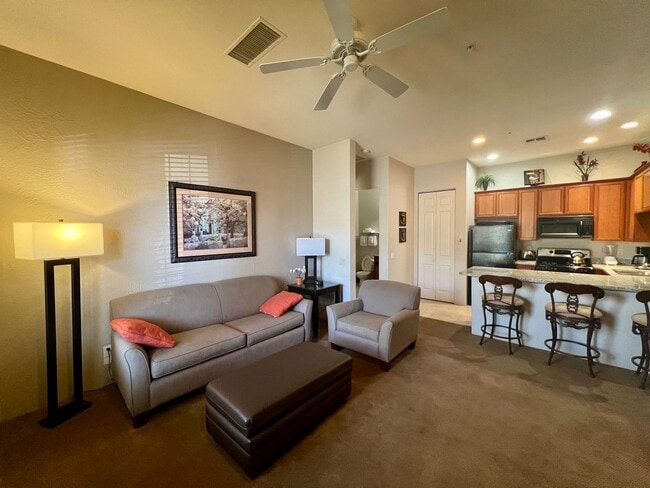 Photo - AVAILABLE NOW!!! DOWNSTAIRS 1 Bedroom 1 Ba...