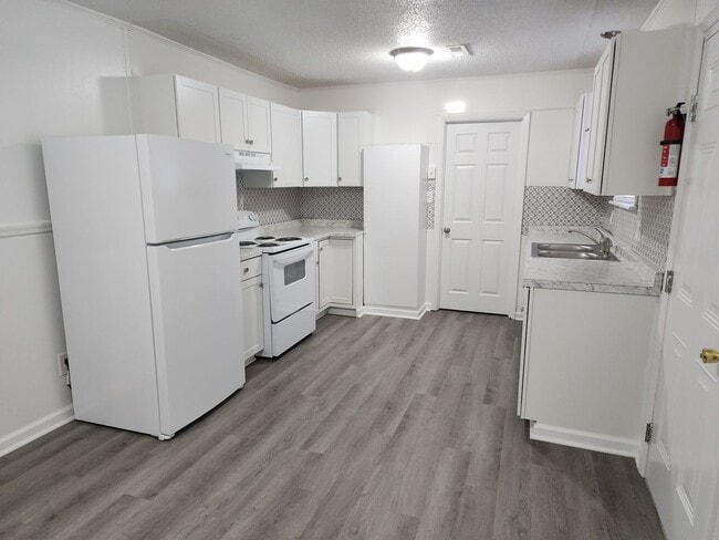 Photo - Rent Ready! Section 8 accepted! 4 Bedroom ...