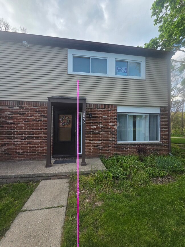 Outside porch and front door - 1095 Green Meadows Dr