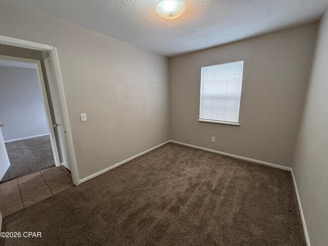 Photo - 2701 E 8th Ct