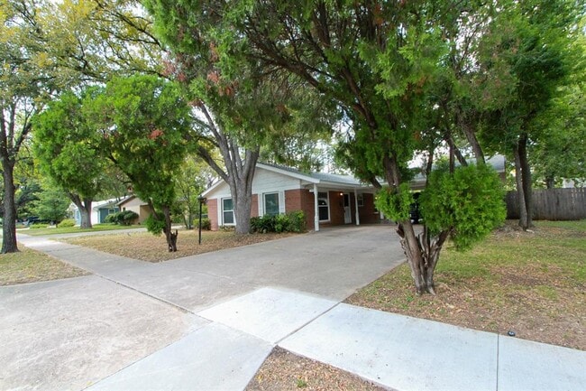 Photo - 5712 Fairlane Dr