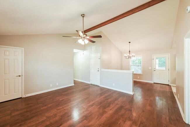 Photo - 4936 Deerhaven Dr