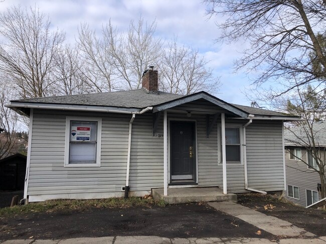 Photo - 715 NE Maple St Unit B