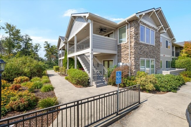 Photo - 1280 Ashford Way