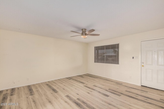 Photo - 1136 W 12th St