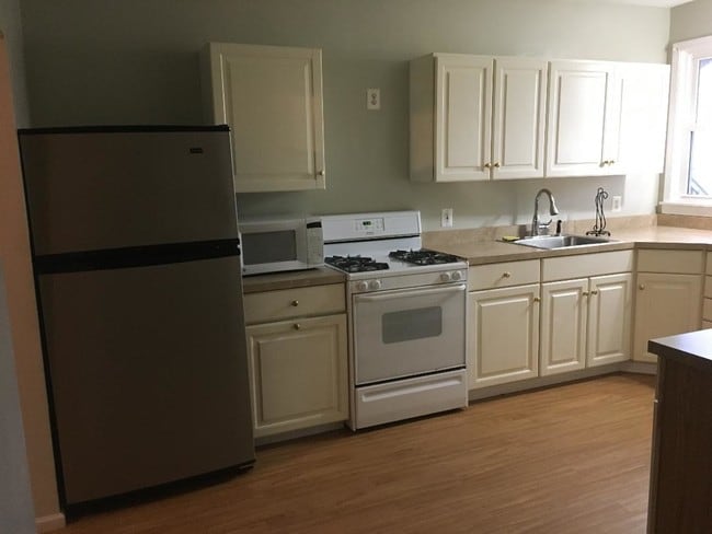 Building Photo - 811 5th St Unit 811