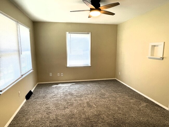 Photo - 501 E University Ave