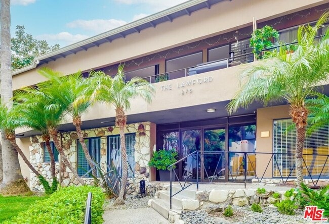 1275 Havenhurst Dr Unidad 4