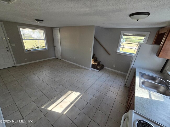 Photo - 5156 107th St