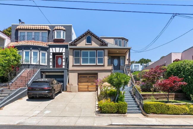 Photo - 762 Joost Ave Casa