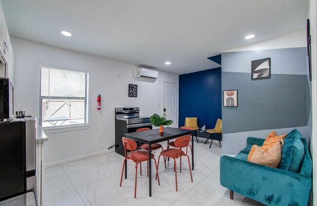 Building Photo - 6403 Avenue C Rental