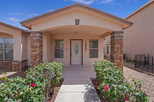 Building Photo - 12858 Hueco Hill Dr