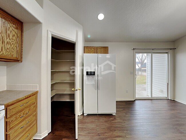 Photo - 3062 W Pudu St