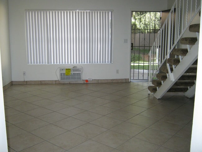 Knott Victoria Apartments, L.L.C.
