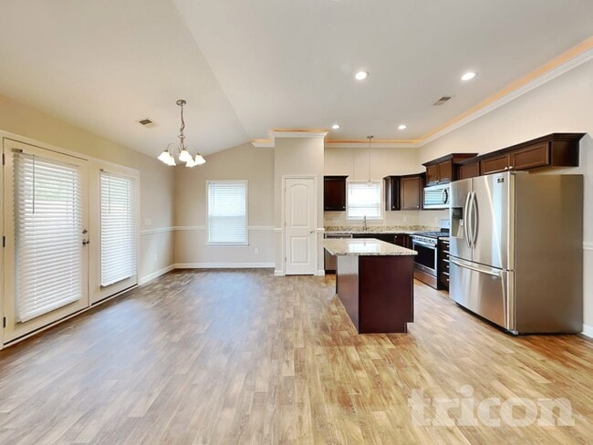 Photo - 321 Trail Crossing Ln