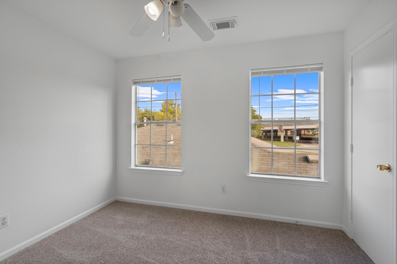 Photo - 2106 Nettleton St