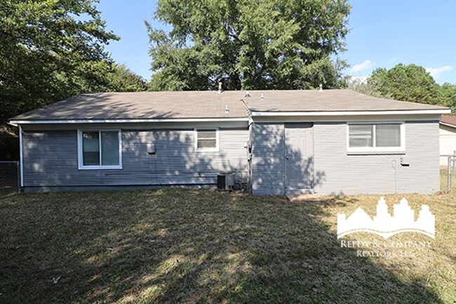 Photo - 2945 Brook Cove