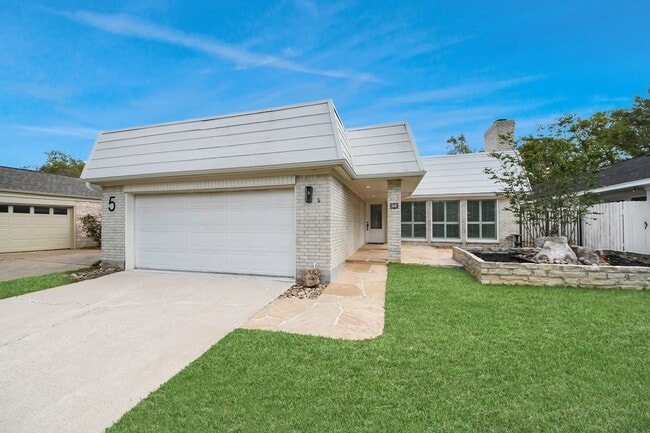 Photo - 5 Tiffany Square