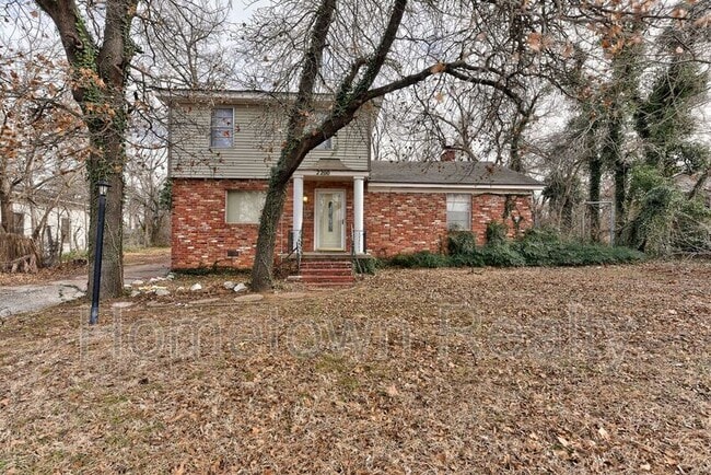 Photo - 2200 N St Luke Ave