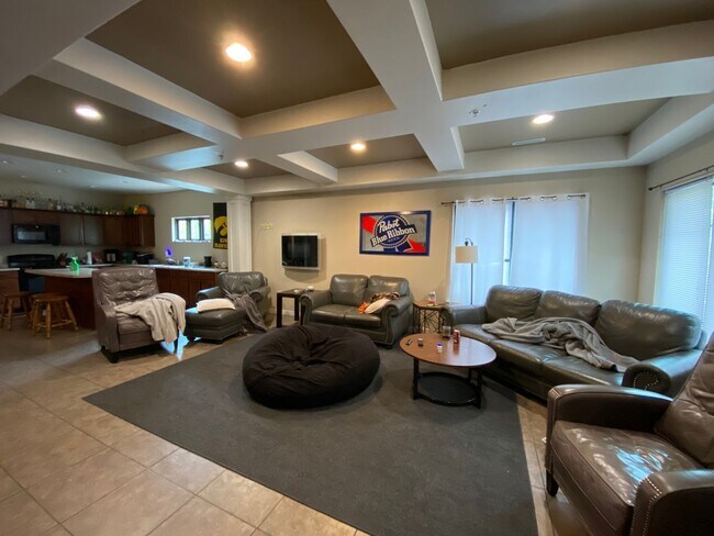 Photo - $4,400 | 5 Bedroom, 3 Bathroom Condo | NO ...