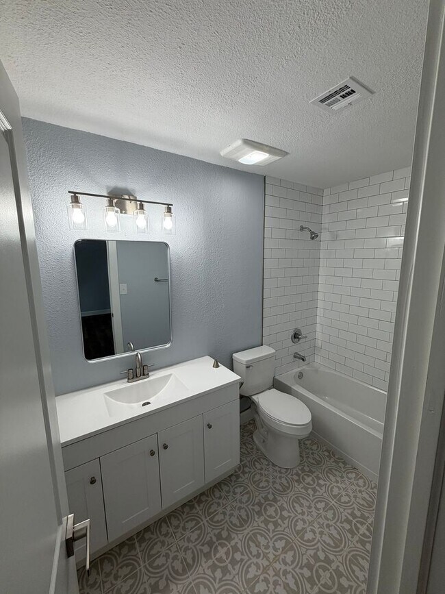 Photo - 3 Bed | 2 Bath House