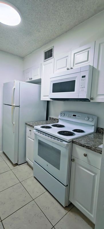 Photo - 6519 W Newberry Rd