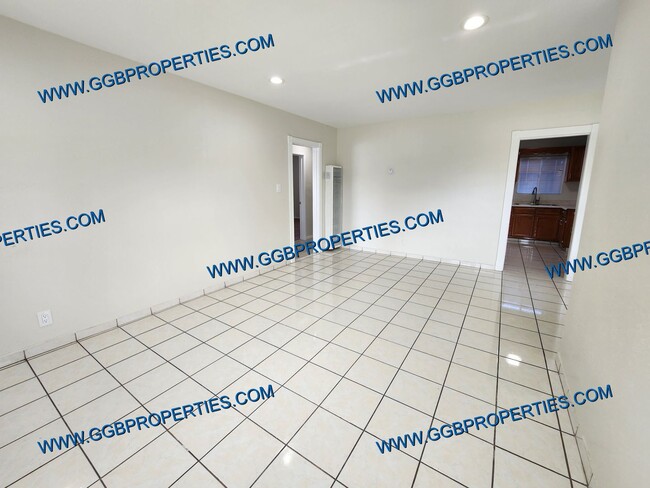 Photo - 253/255 E 67th Way Unidad 253