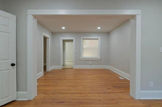 Photo - 1141 S 30th Ave Unit Apt 8