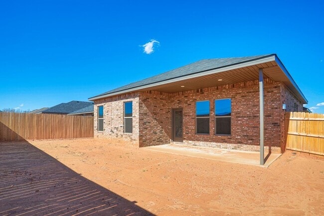 Photo - New Beginnings Start At AMRR: Spacious 3 bedroom in Midland!