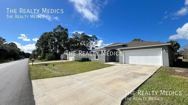 Photo - 182 Hillock Ave NW