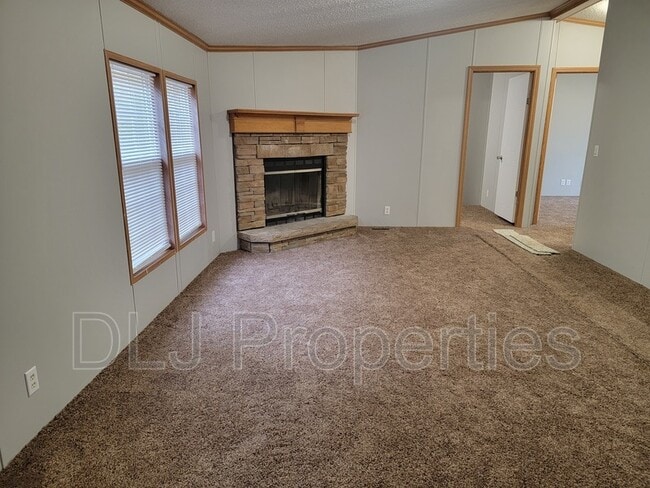 Photo - 1612 US-25W