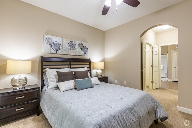2 habitaciones, 2 baños, 1,095 pies cuadrados